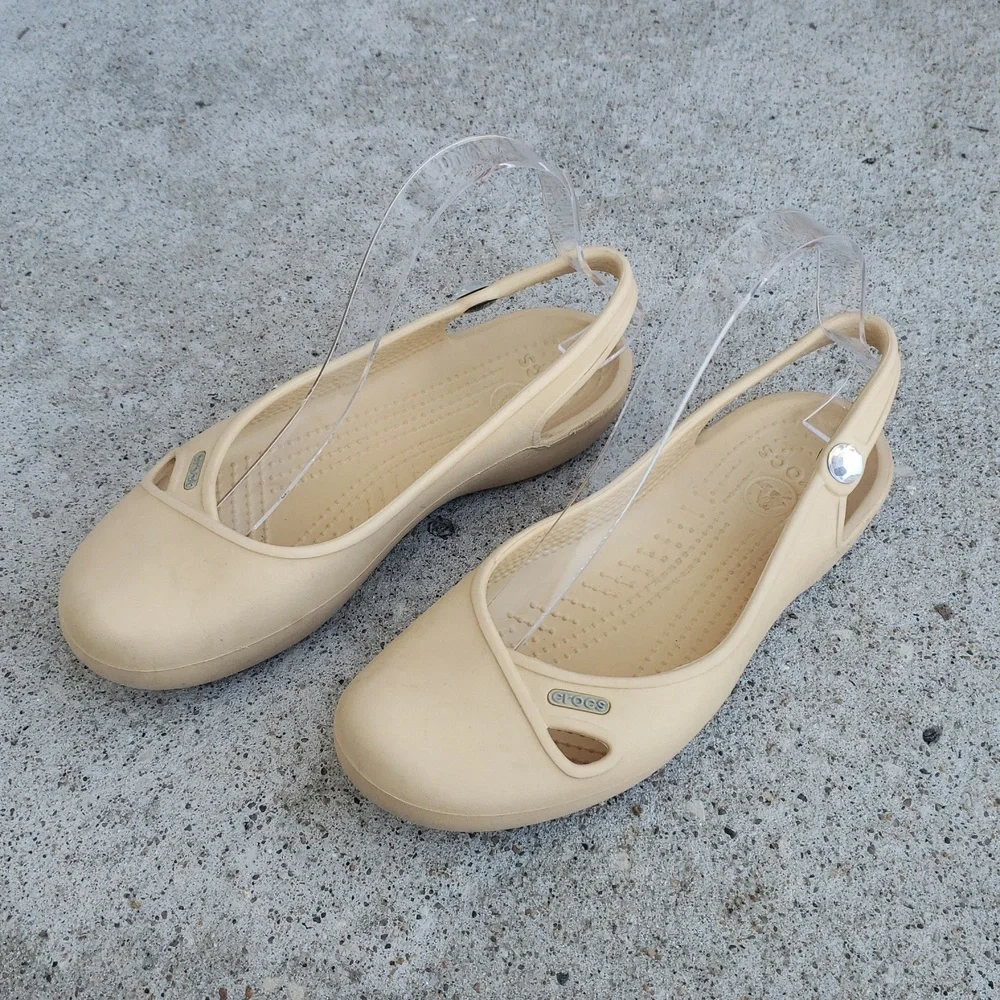 Crocs Womens Olivia Slingback Iconic Comfort Shoes Size 7 Lightweight Neutral